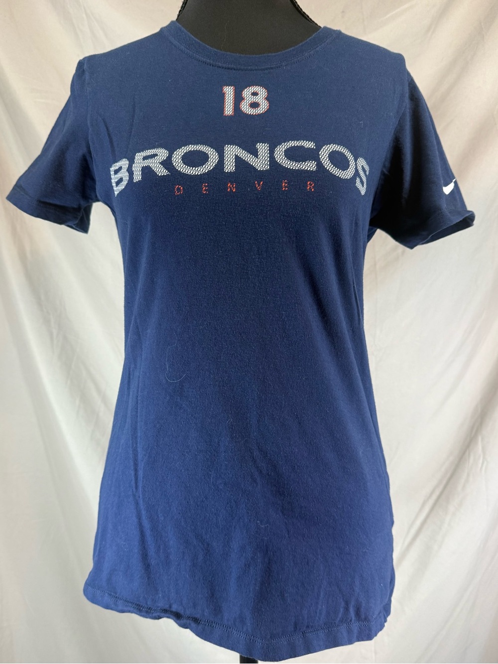 Nike Women’s Denver Broncos Peyton Manning #18 V-Neck - Size Medium